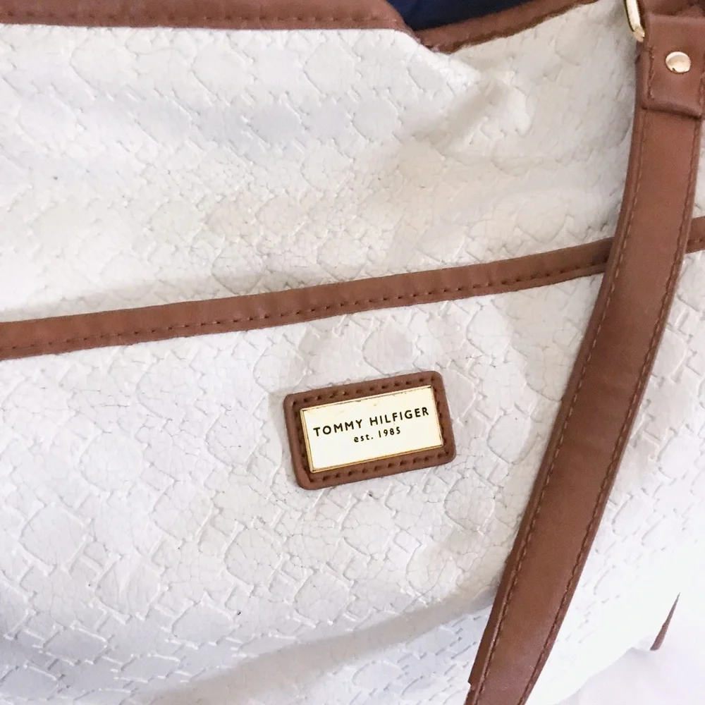 tommy hilfiger // white and brown vegan leather tote bag - Picture 8 of 8